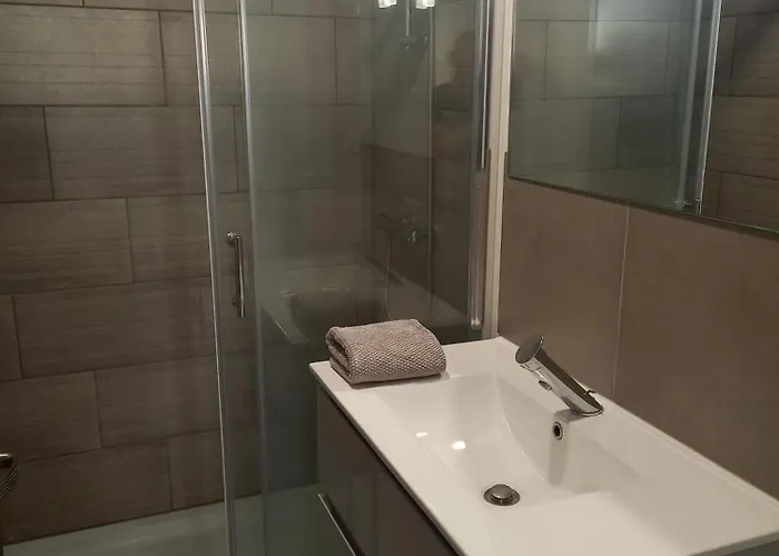 Joli A 5mn Du Centre-ville Avec Parking Prive アパート